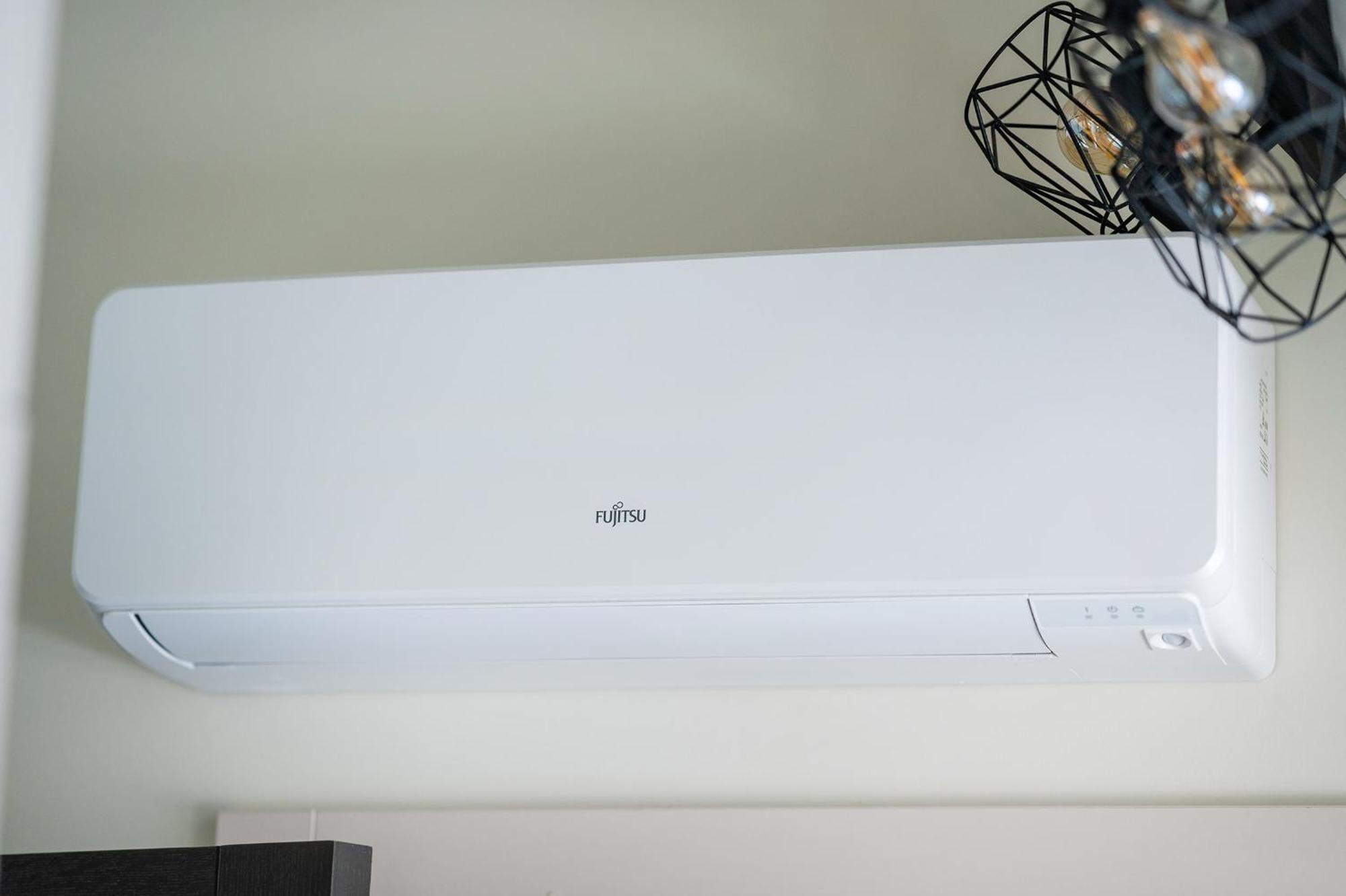 Cozy Central Attic Self Check In Wilna Exterior foto