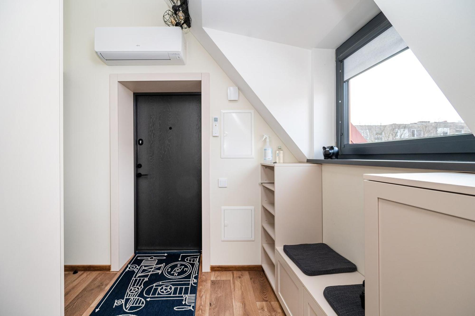 Cozy Central Attic Self Check In Wilna Exterior foto